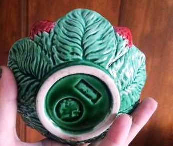 Taça e pires de porcelana Bordalo Pinheiro