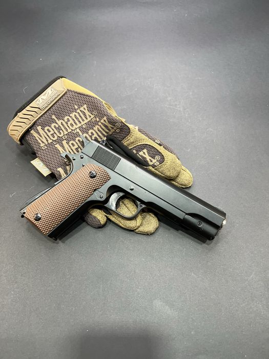 Металевий пістолет Кольт з маркуванням — іграшка С8