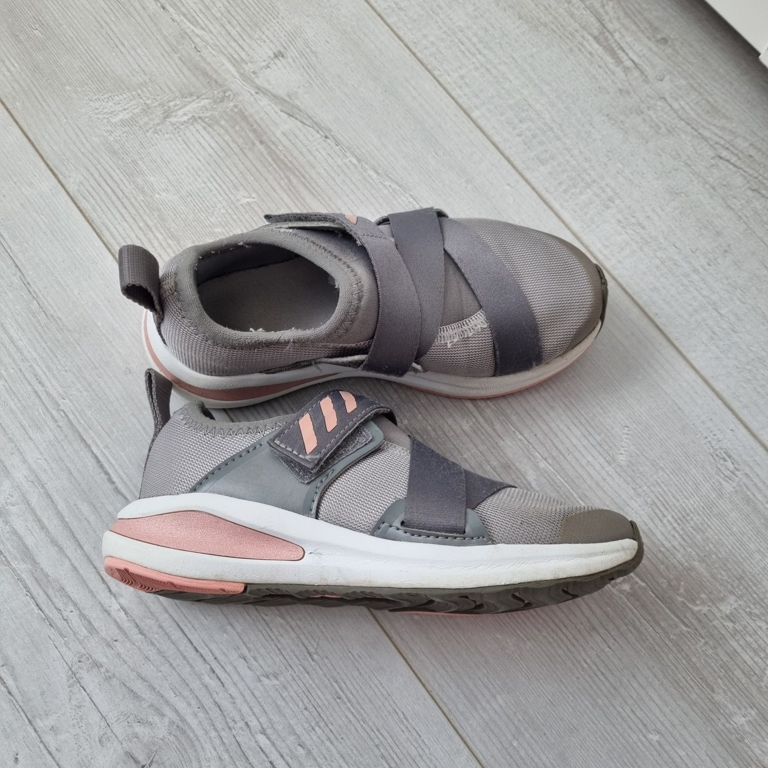 Кросівки adidas, 29  розмір