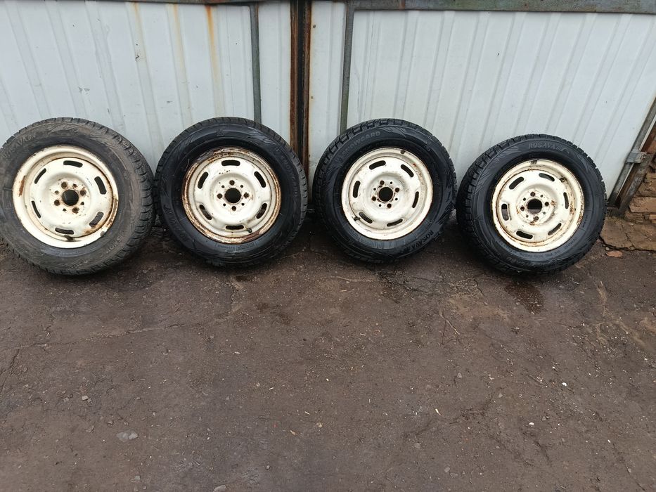 Продам резину р 13 в хорошем состоянии