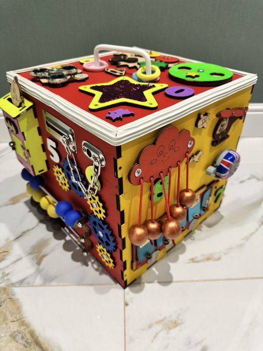 Бізікуб бізідошка бізіборд бізікубик розвиваючі іграшки