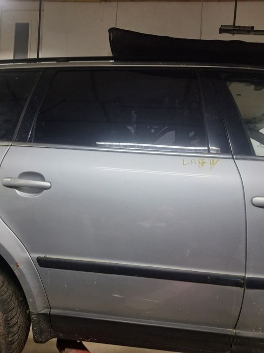 Vw Passat B5 fl kombi Drzwi prawe tył LA7W