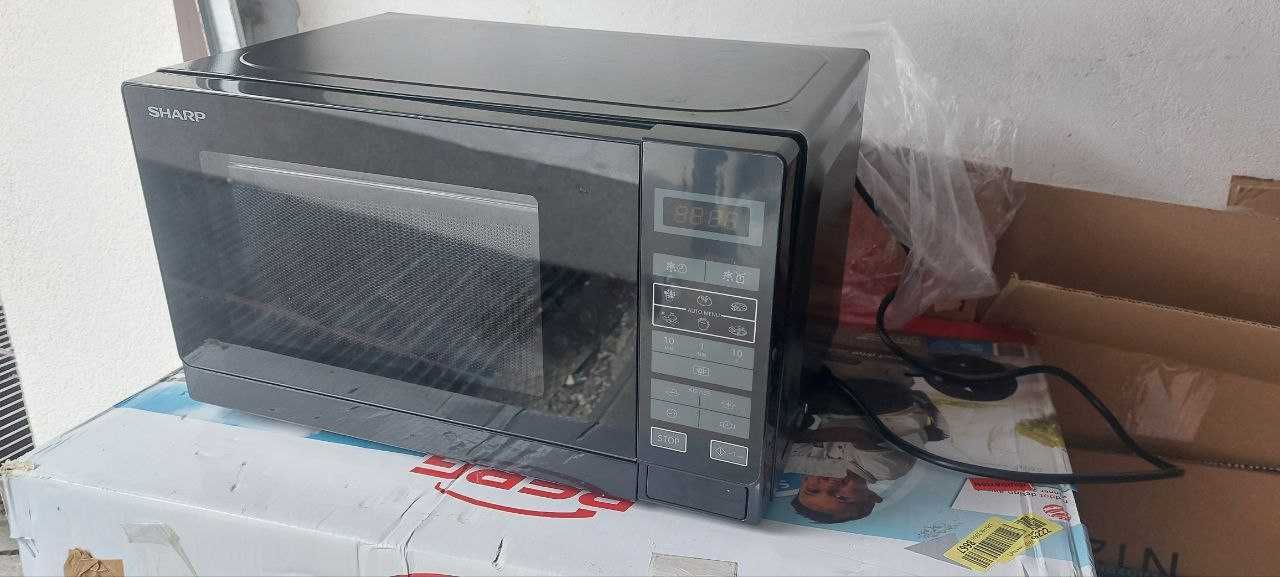 Kuchenka mikrofalowa Sharp R242BKW