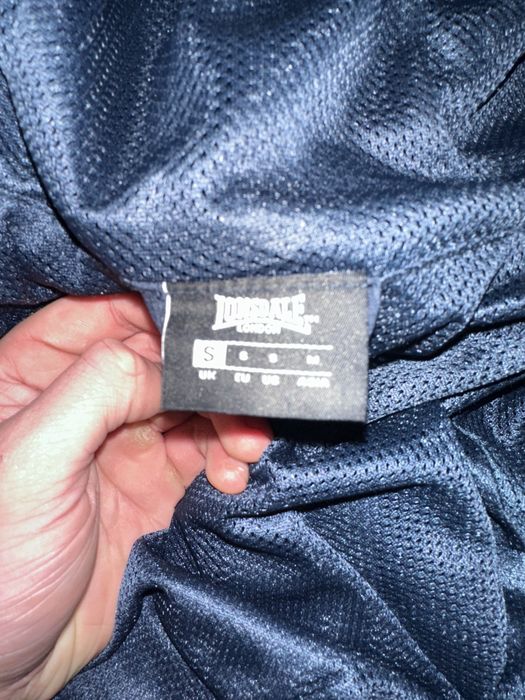 Вітровка lonsdale