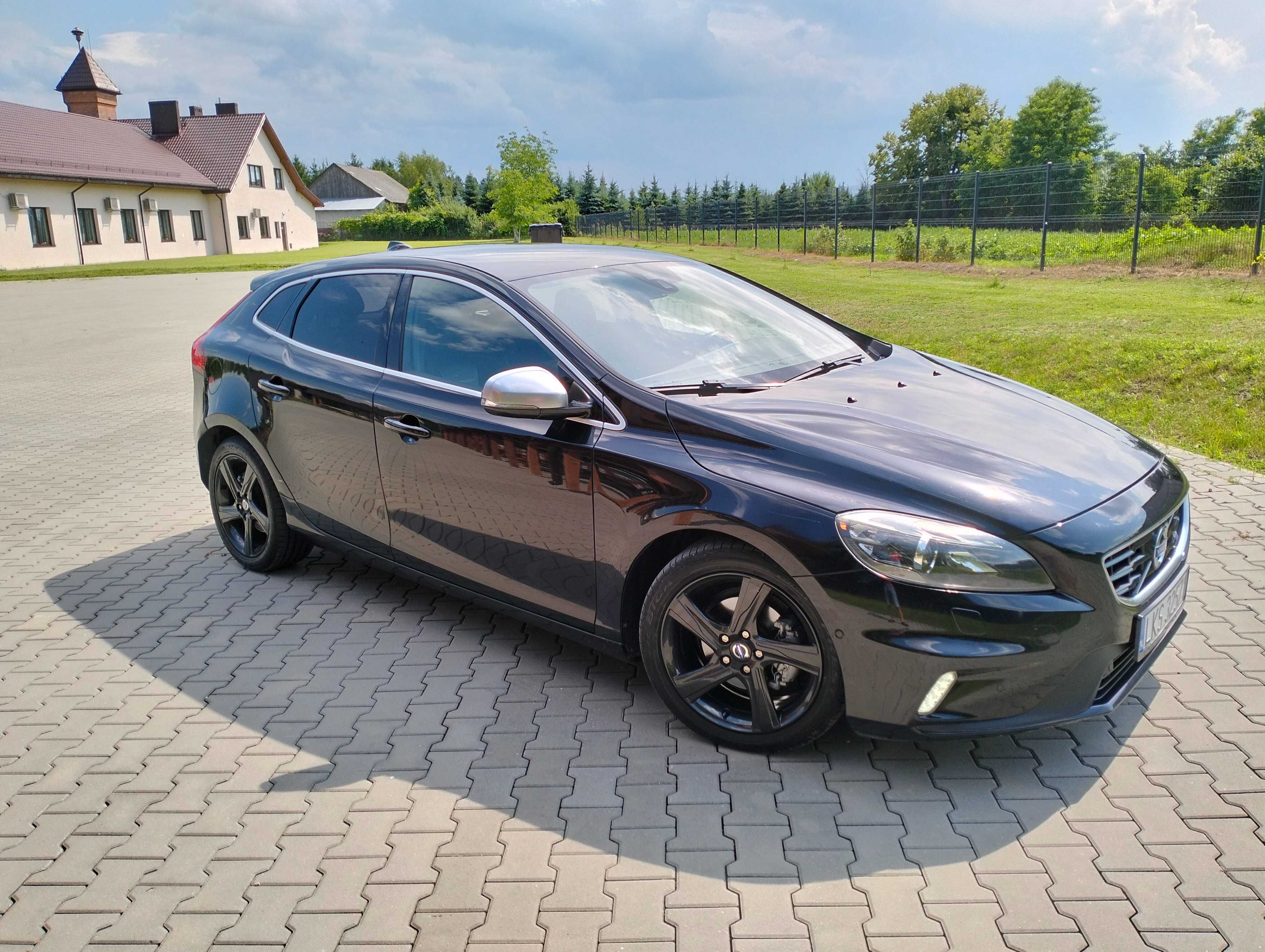 Volvo V40 R-Design bi-xenon/Virtual Kokpit/alcantara/bluetooth/navi