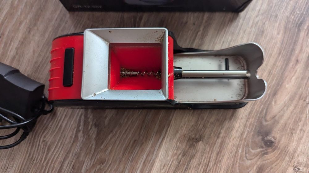 Sprzedam maszynę do napełniania tytoniu papierosem