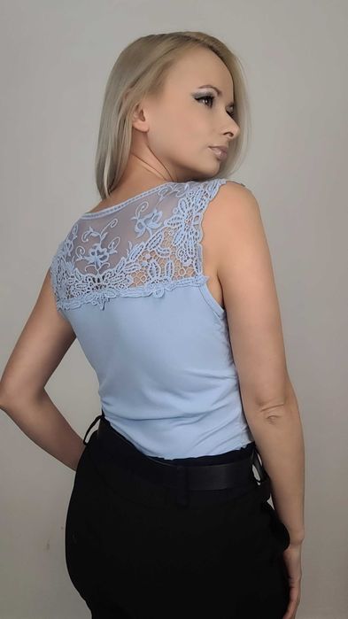 6KOLORÓW Bluzka elastyczna koronka r.Uni Top bambus TU KOLOR NIEBIESKI