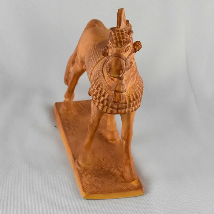 Figura em biscuit de Cavalo 4000 anos de Escultura Equestre – ASSÍRIO