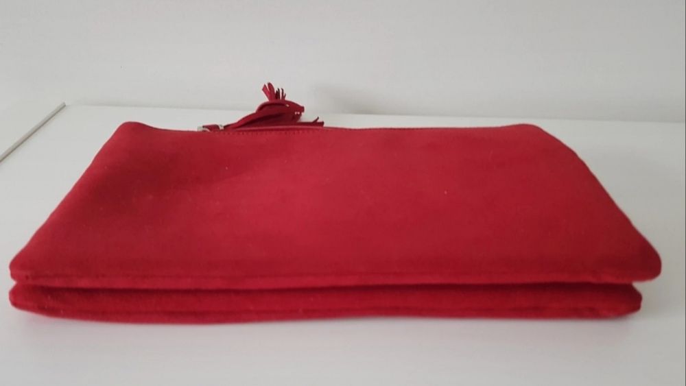 Mala / carteira de mão vermelha