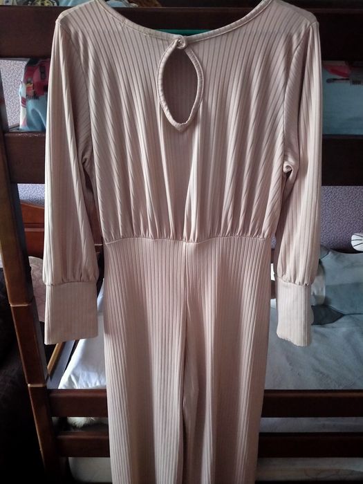 Костюм, плаття, комбінезон, комбез