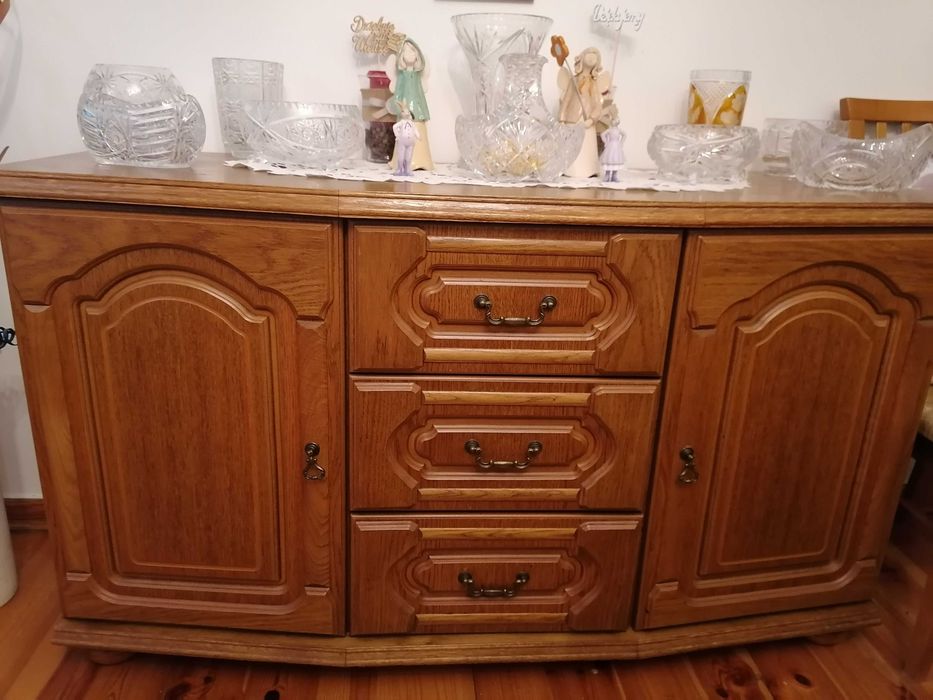 Komplet mebli drewnianych