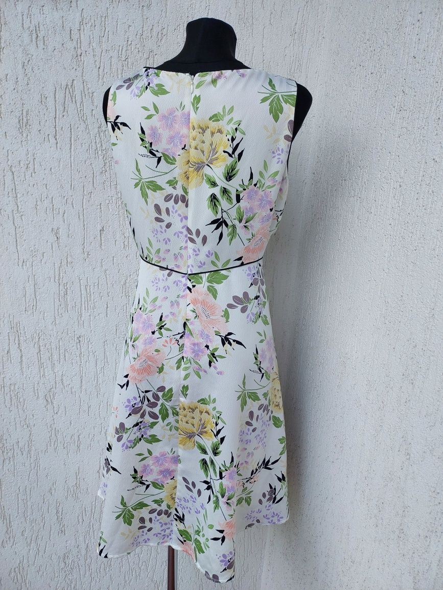 Letnia sukienka w roz M/L.