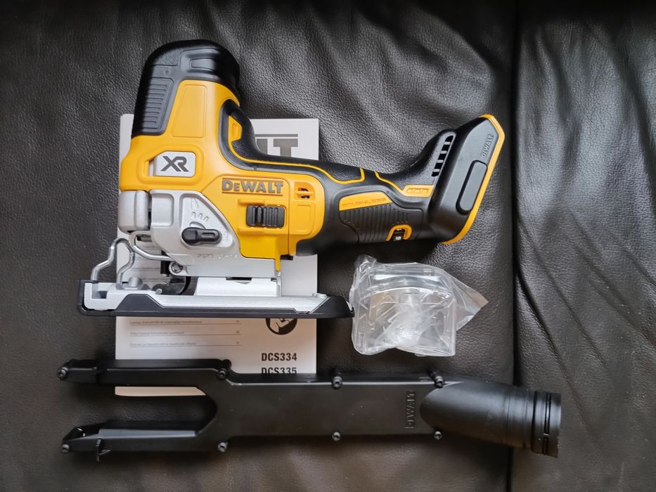Лобзик акумуляторний DeWALT DCS335N
