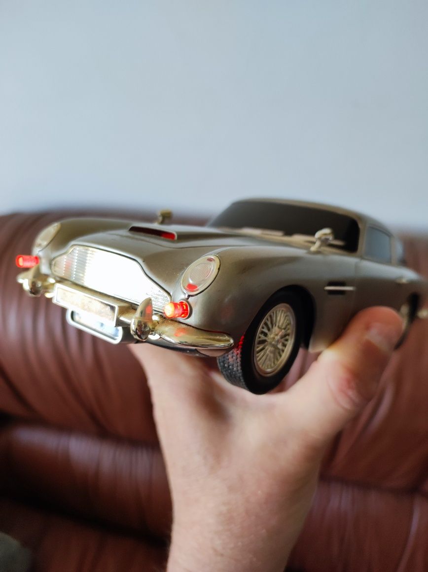 James Bond (007) db5