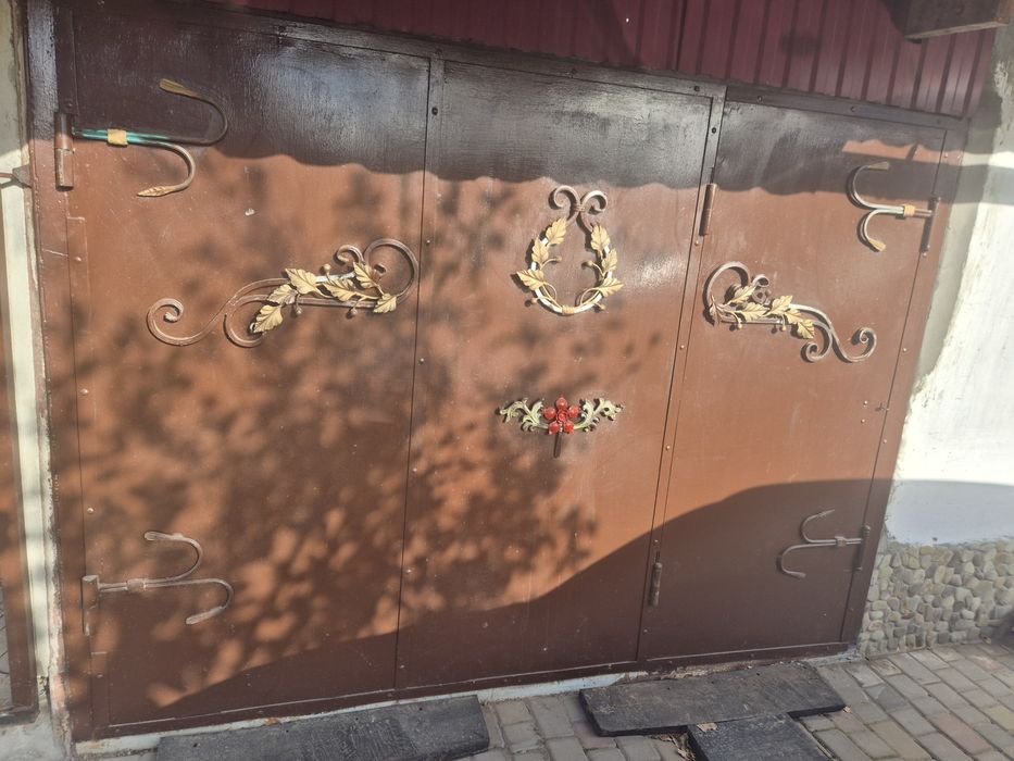 Ковані гаражні ворота