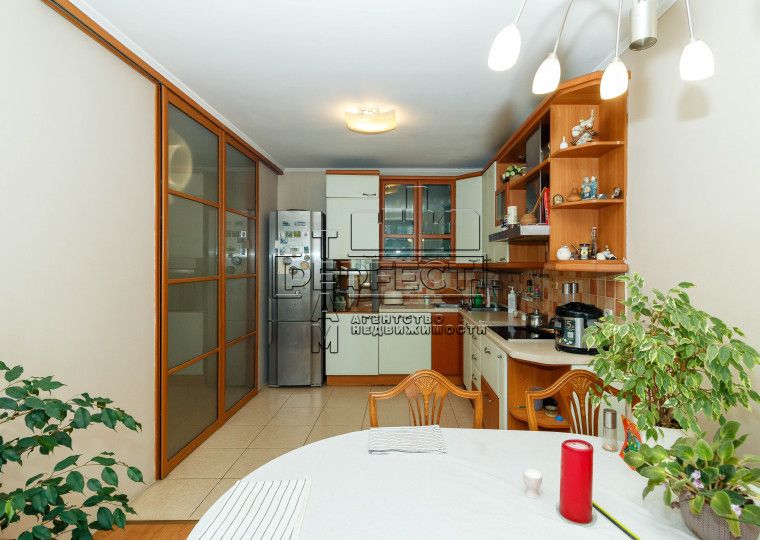 Продаж 4-к.кв., Самойла Кошки  9 / Самійла Кішки  9