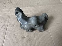 Кронштейн кпп 1.6i 16v левый opel astra j  13248568