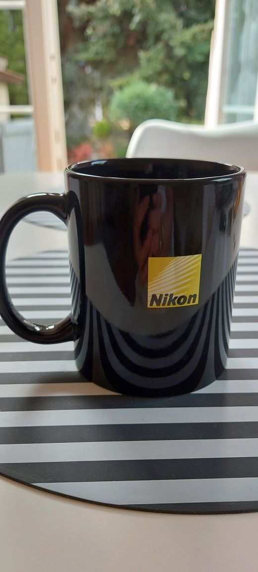 Kubek czarny Nikon dla fotografa