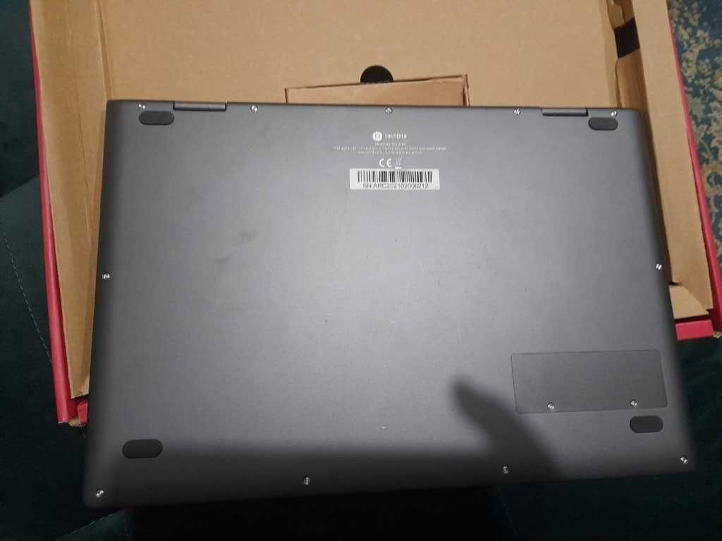 Laptop z ekranem dotykowym 13.3 cali jak nowy!