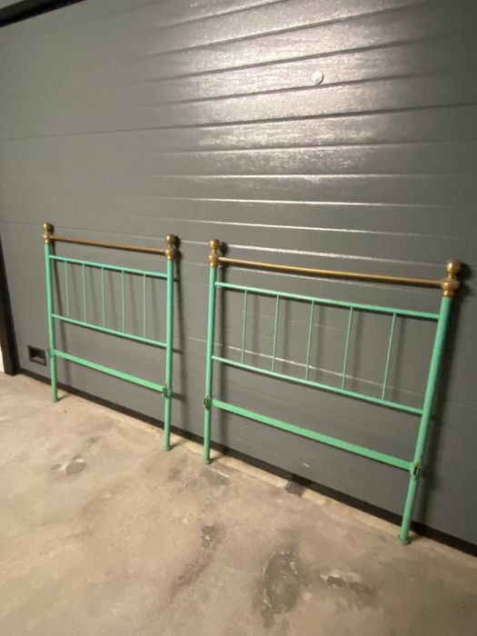 Cama de ferro antiga