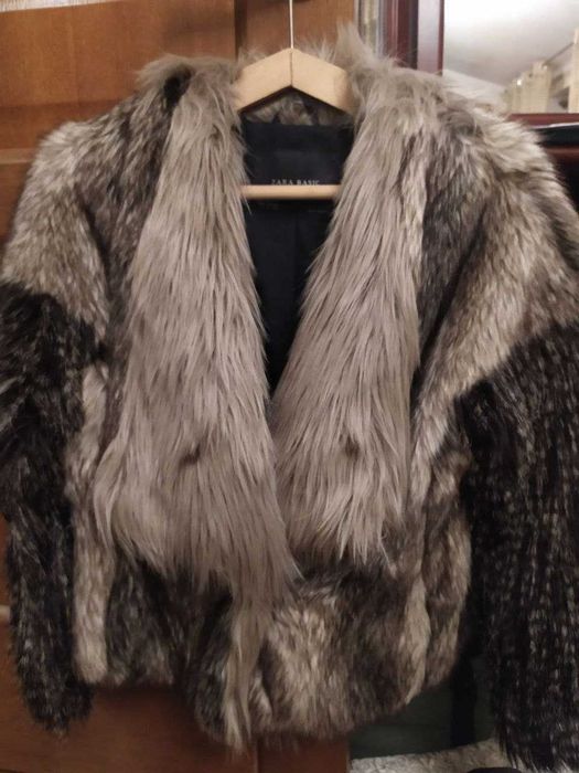 Жіноча шуба зі штучного хутра ZARA, коротка