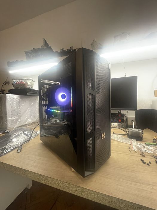Pc gaming Ryzen7600X/32GbDDR5/RX6800
