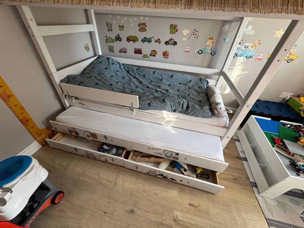 Łóżko domek drewniane podwójne z szufladą i Led