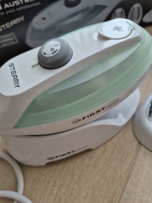 Ручний відпарювач-праска (Австрія)