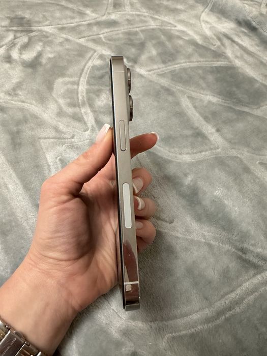 Iphone 14 pro 512 g (в подарунок 6 чохлів )