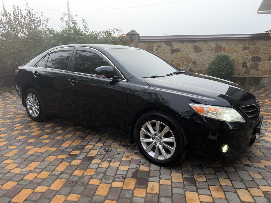 Продам надійний і досить в гарному стані легендарну тойоту.