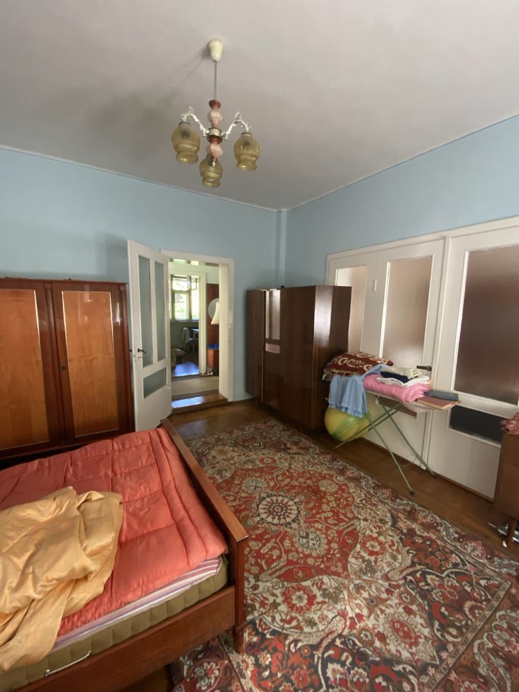 Продається добротний будинок в місті Тячів