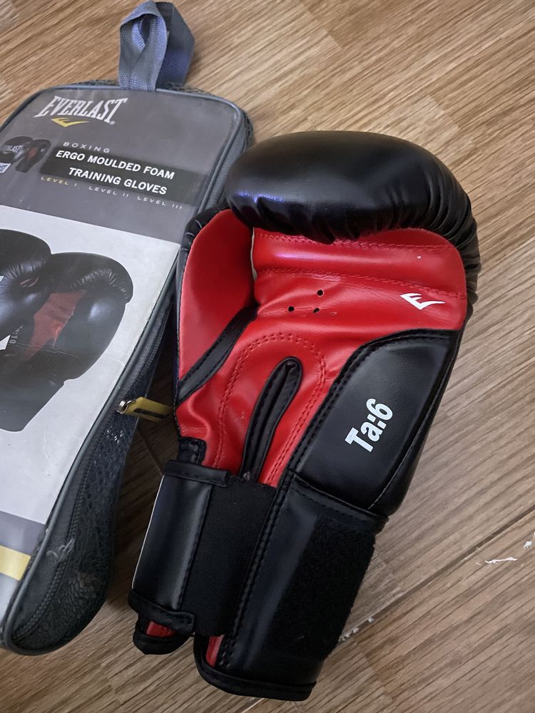 Luva esquerda 6 oz Everlast nova