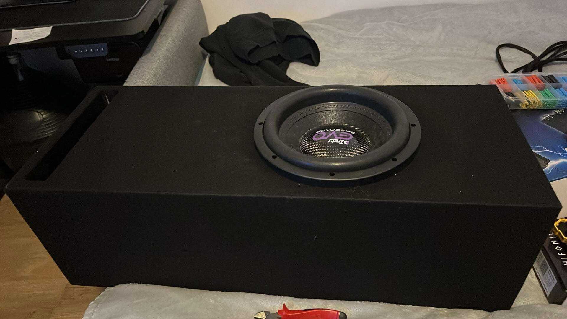 Subwoofer 1300WRMS zestaw przewody wzmacniacz kondensator