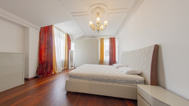 Квартира вул. Гончара,47б Золоті Ворота
