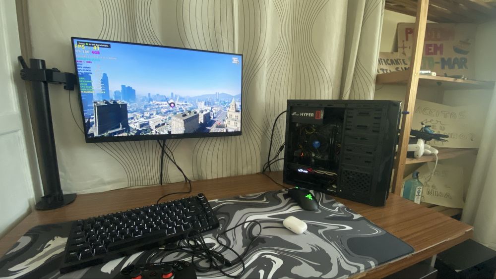 Pc gamer i3 com R9 380