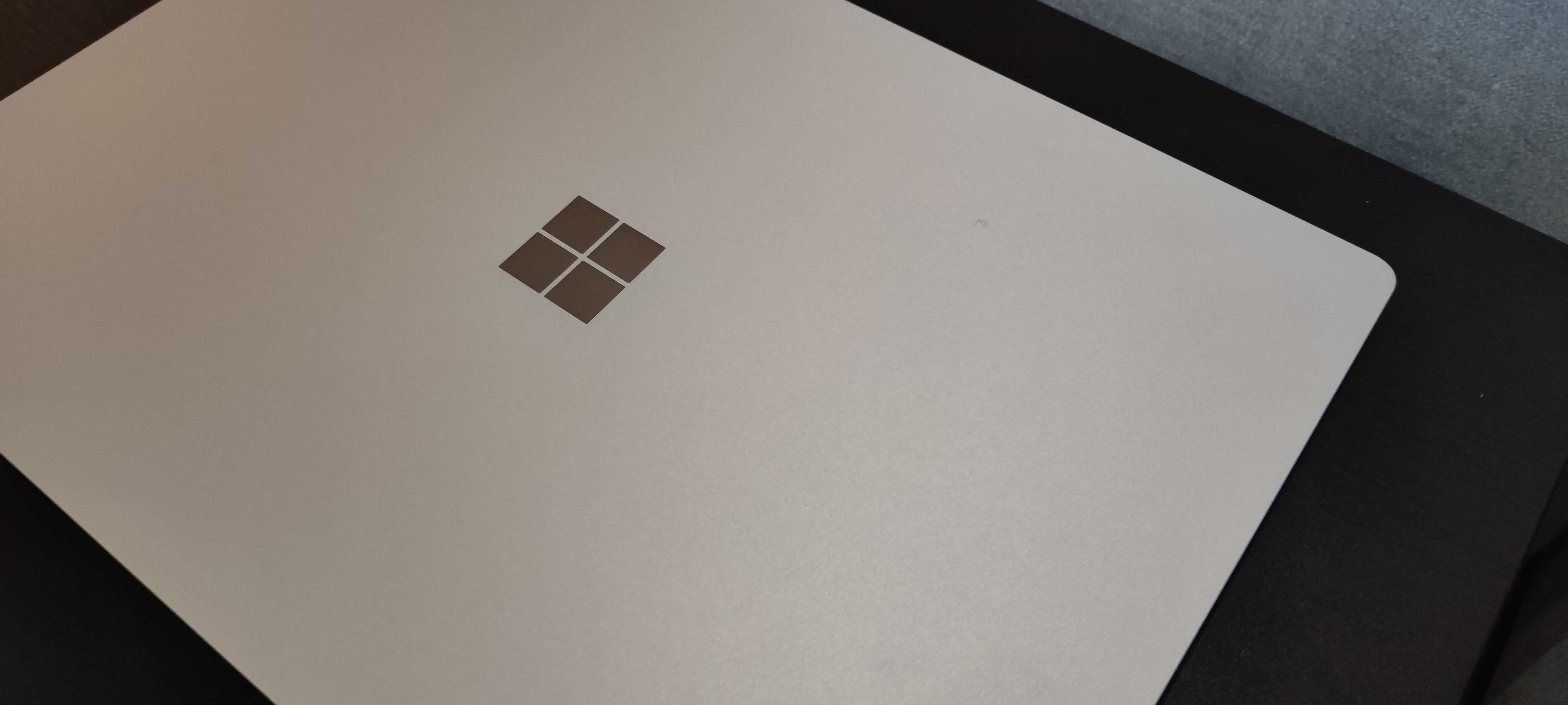 Microsoft Surface Laptop 4 15" Ryzen 7/8GB/256GB