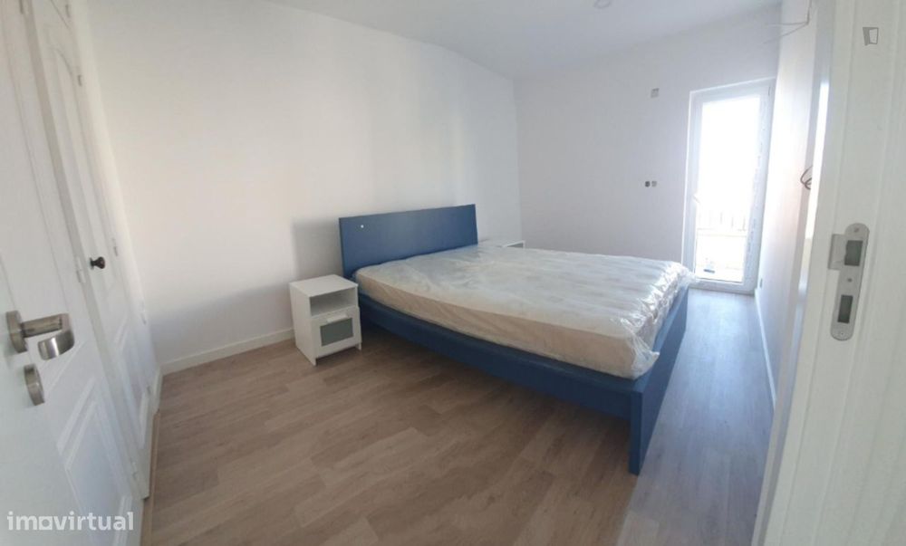 755527 - Quarto com cama de casal em casa com 6...