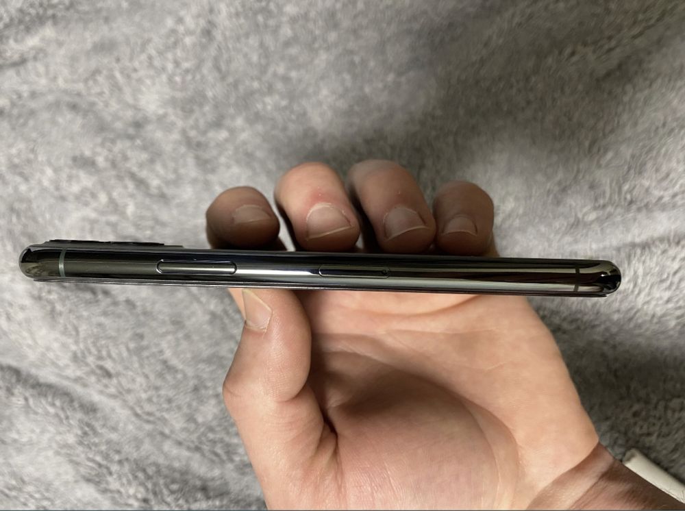 Свій Apple iPhone 11 Pro 64g