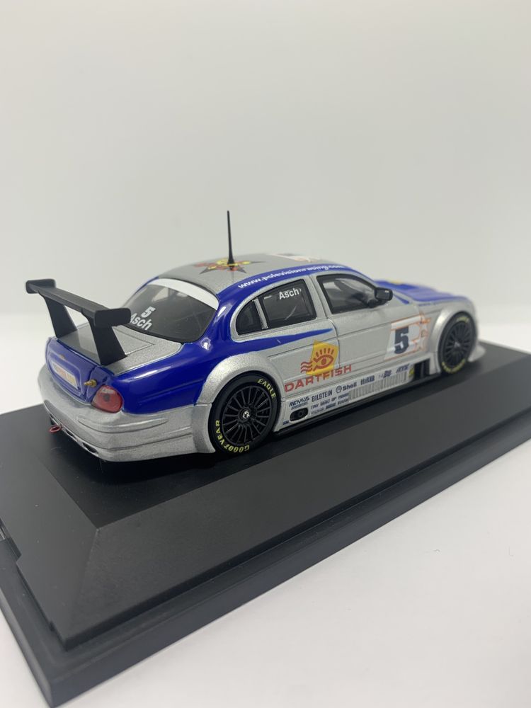 Jaguar V8 Star da Schuco escala 1/43