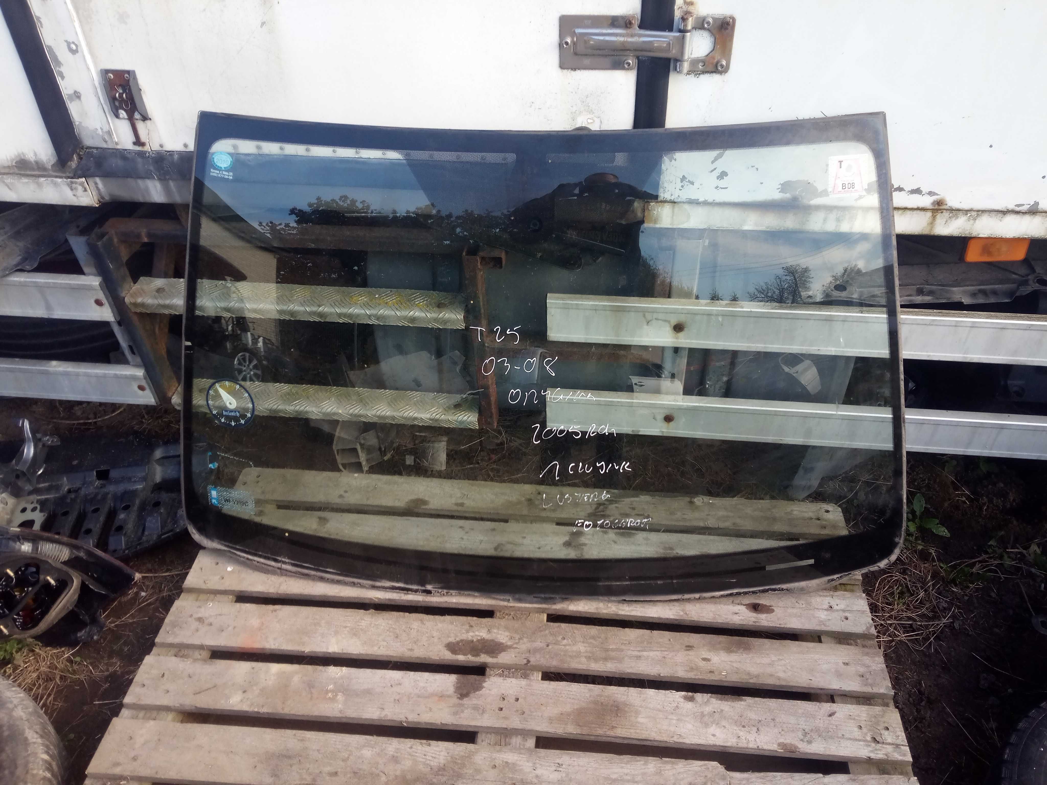 toyota AVENSIS T25 03-08 szyba przód czołowa używana