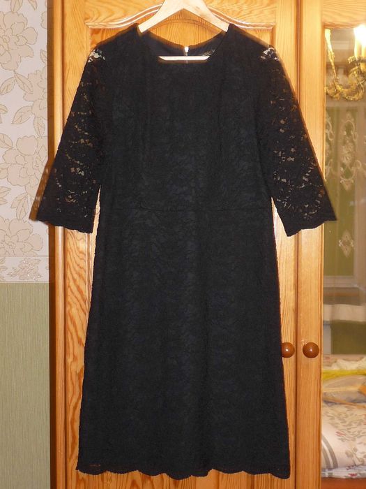 Koronkowa czarna sukienka 40/L