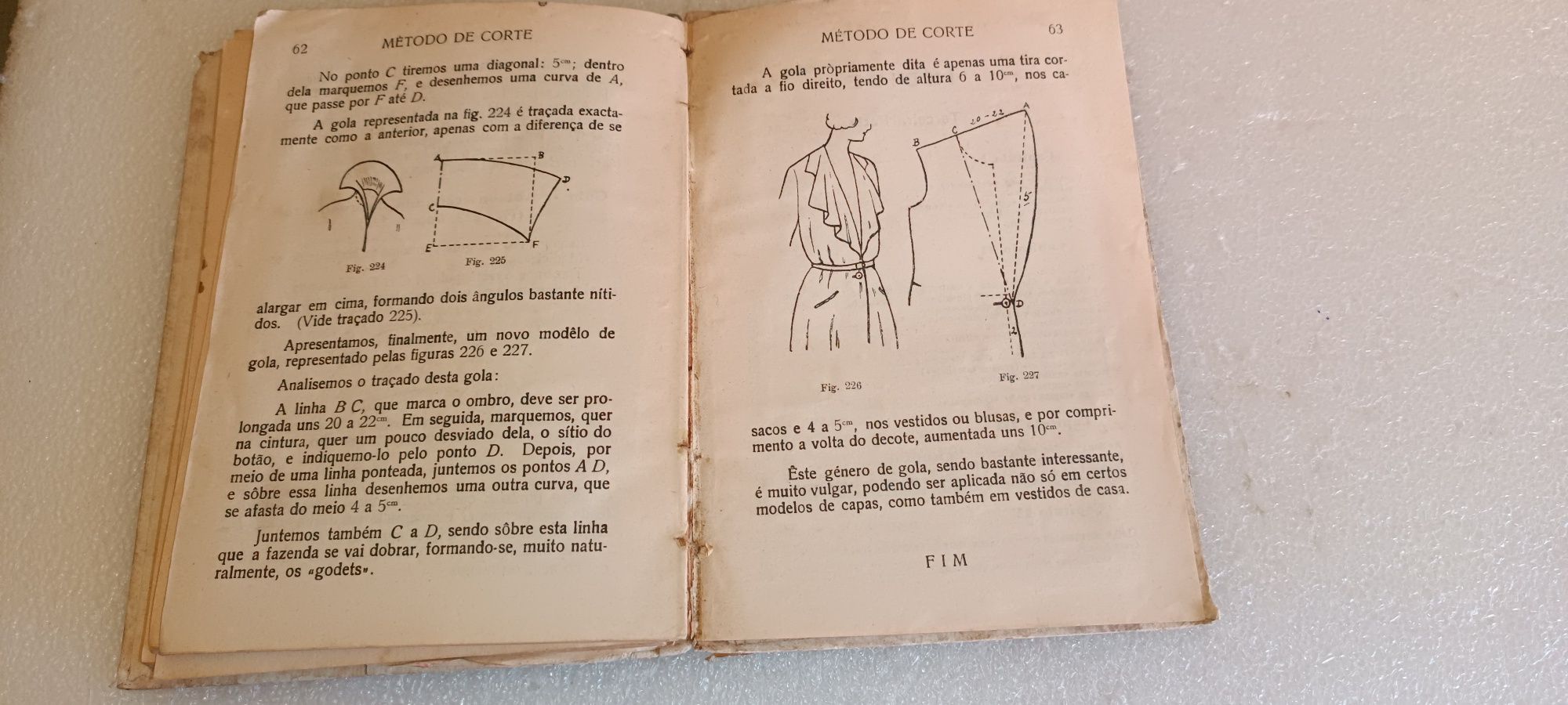 Antigo e raro livro Método de Córte blusas e quimonos - Sistema Francê