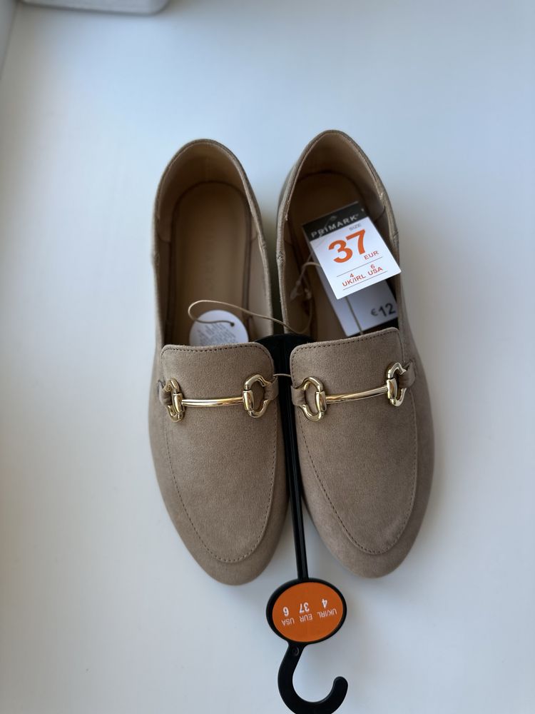 Лофери Primark нові