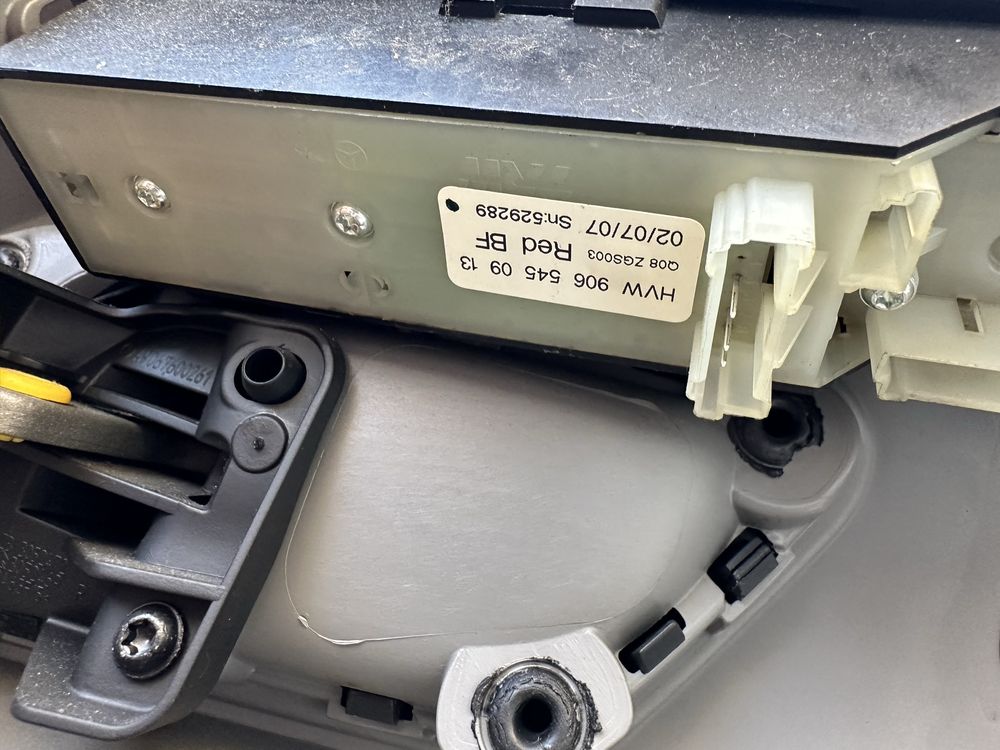 Кнопка стеклоподъемника правая Mercedes Sprinter VW Crafter 9065450913