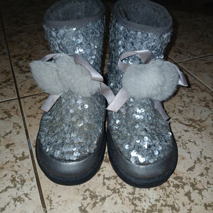 Угі угги с пайетками сапоги теплые р-р 35, стелька 22.5 см