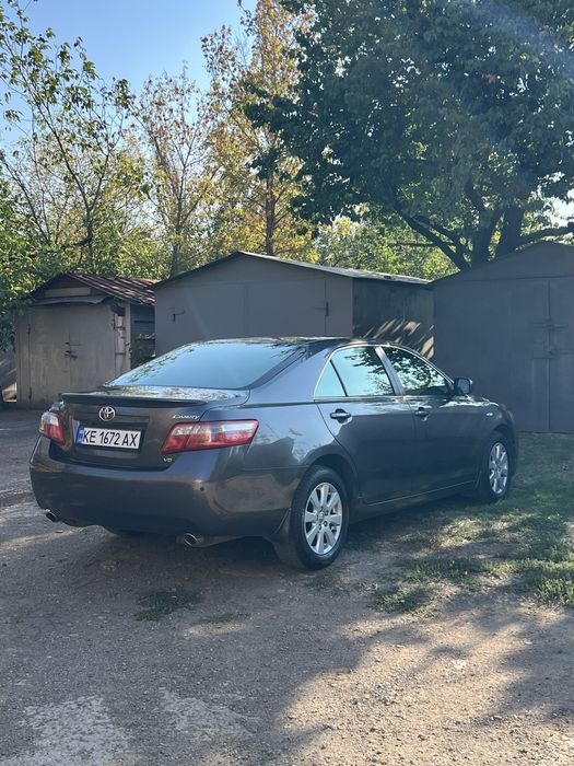 Продам Toyota Camry 3.5