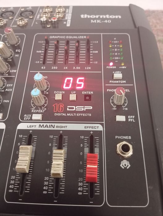 Mesa de som amplificada Thornton Mk40
