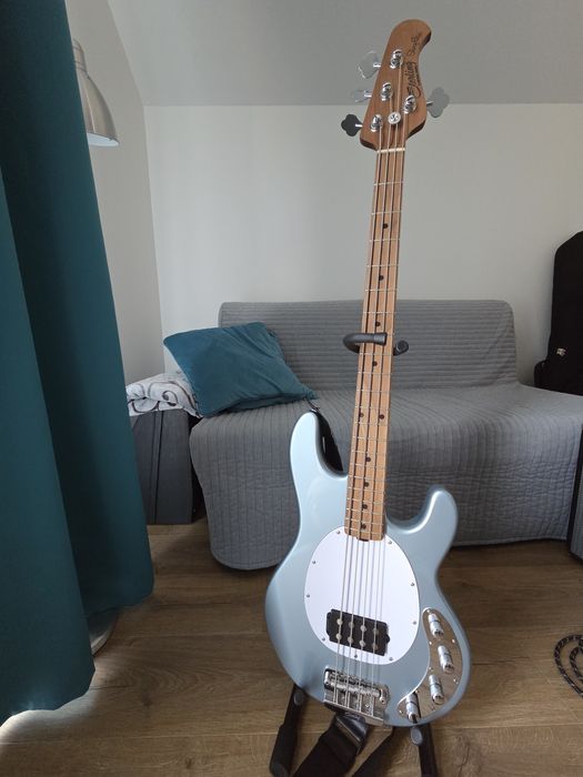 Sterling Stingray Ray34