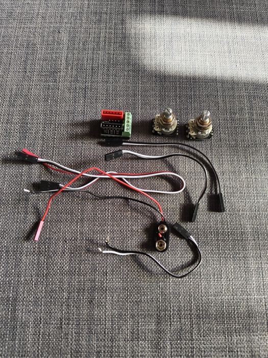 EMG 60 Black (Neck)
