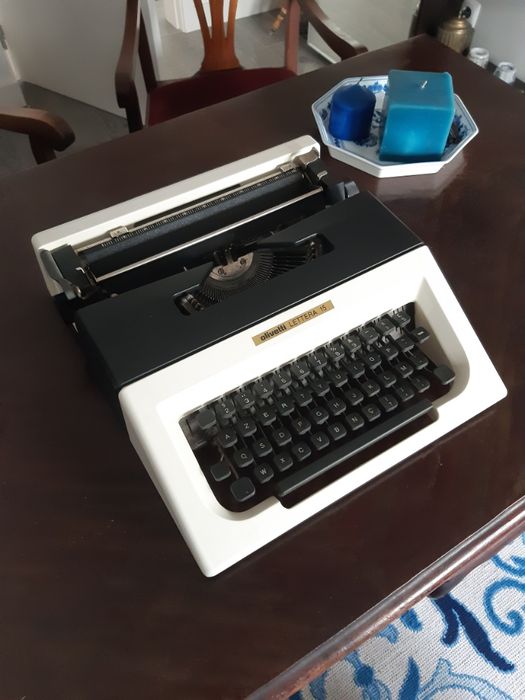 Máquina escrever - Olivetti Lettera 15